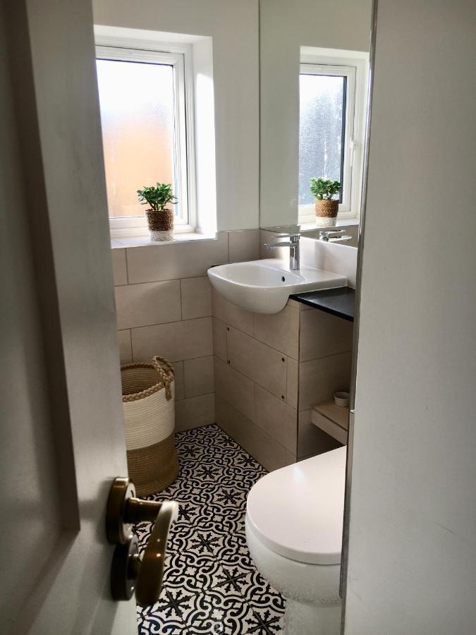 Upstairs At 33 - Self Check In Boutique Accommodation In Worcester Centre Eksteriør bilde