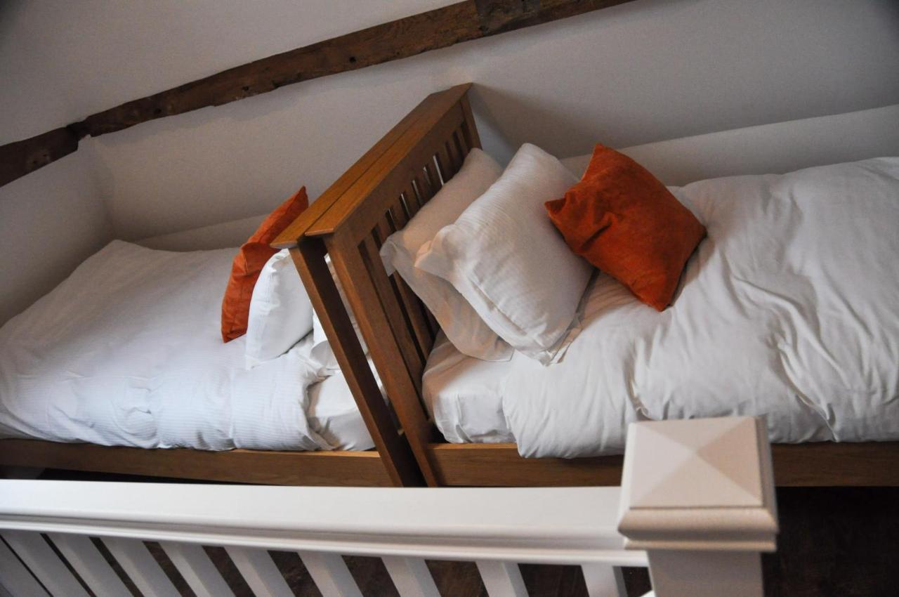 Upstairs At 33 - Self Check In Boutique Accommodation In Worcester Centre Eksteriør bilde