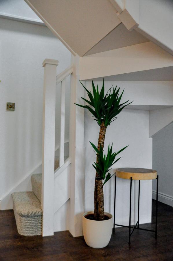 Upstairs At 33 - Self Check In Boutique Accommodation In Worcester Centre Eksteriør bilde