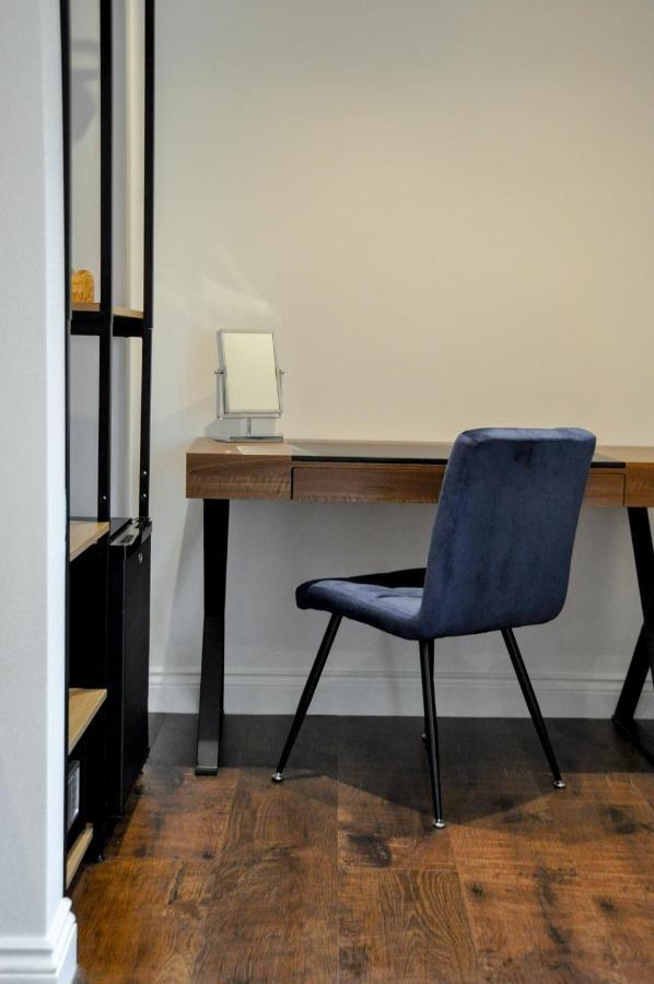 Upstairs At 33 - Self Check In Boutique Accommodation In Worcester Centre Eksteriør bilde